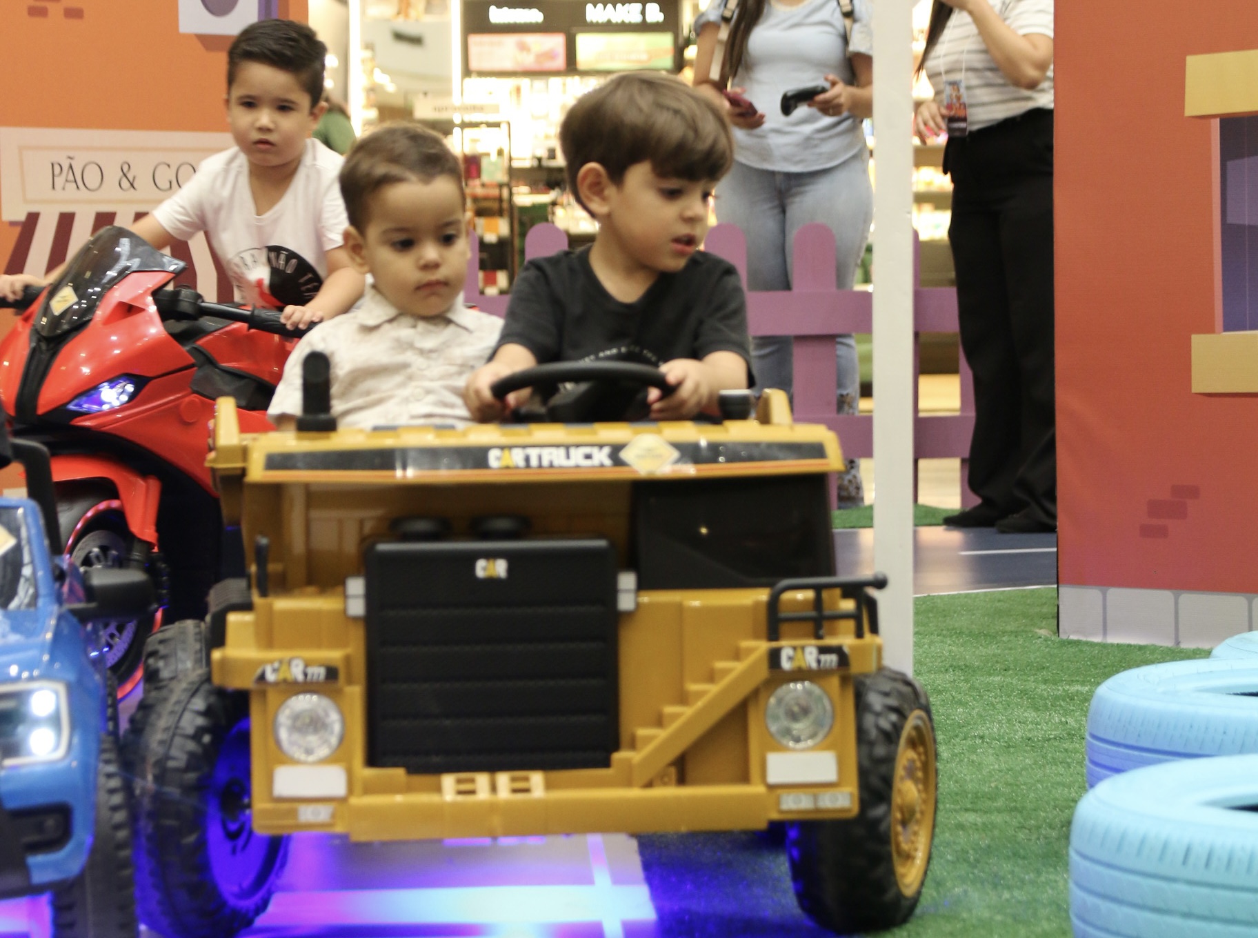 Shopping oferece diversão gratuita nas férias com Minicidade, Tarde Encantada e Domingou