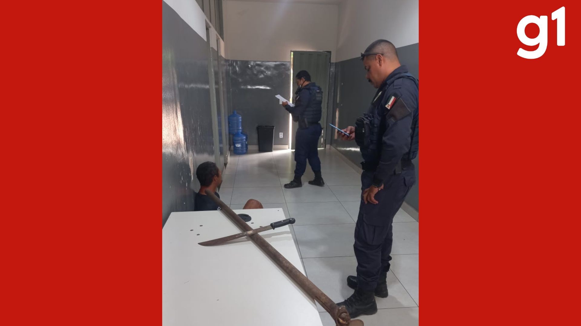 Homem com mais de 15 passagens pela polícia é preso ameaçando passageiros em terminal de ônibus de MT
