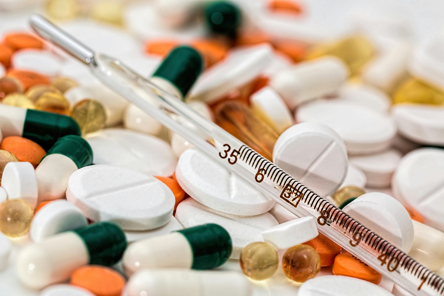 Cofen autoriza prescrição de antibióticos por enfermeiros e amplia acesso à saúde no Brasil