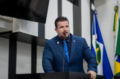 Câmara aprova projeto de Ranalli que obriga cartazes de denúncia em sex shops de Cuiabá 