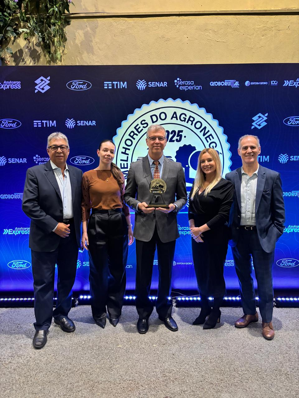 Phibro Saúde Animal recebe troféu em categoria especial do prêmio Melhores do AgronegócioPhibro Saúde Animal recebe troféu em categoria especial do prêmio Melhores do Agronegócio