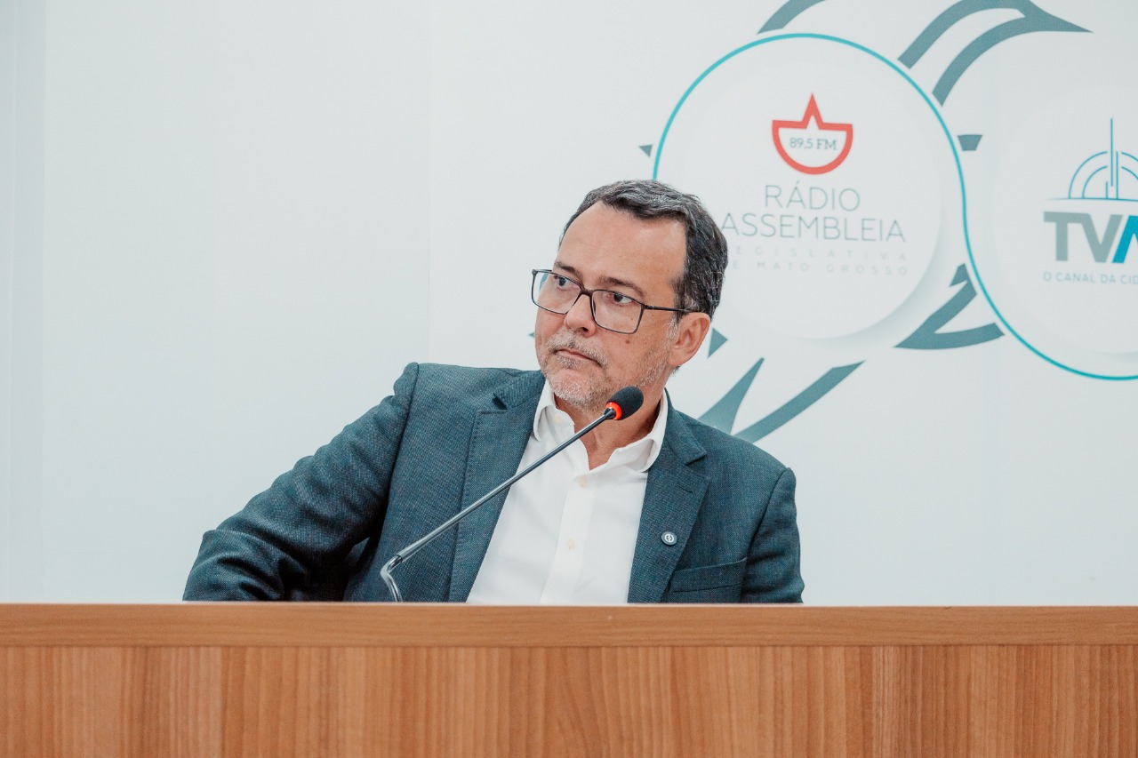 Lúdio realiza audiência de convocação do secretário de Educação sobre falta de pedagogos para crianças autistas e com deficiência