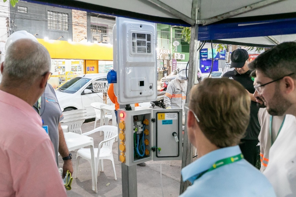 Regularização elétrica avança nas feiras livres de Cuiabá e busca segurança e organização
