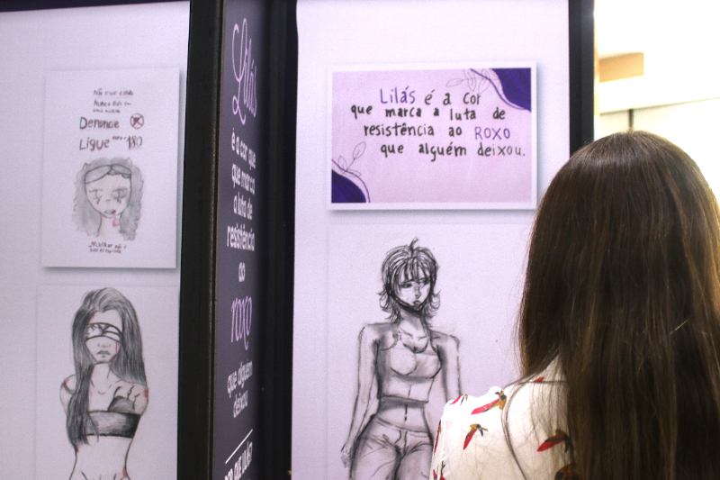 “A violência não acaba só com a mulher, mas com a família”; exposição impacta quem passa pela Defensoria