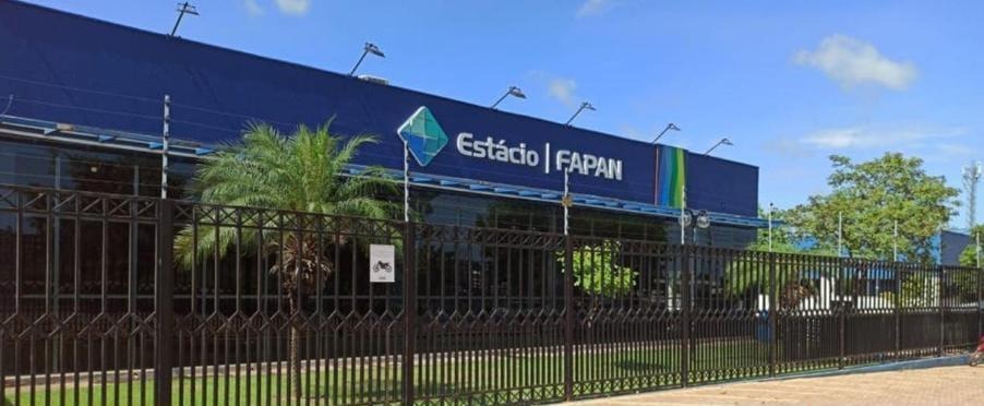 Hackeando as profissões do futuro: Estácio lança oito graduações inovadoras com IA