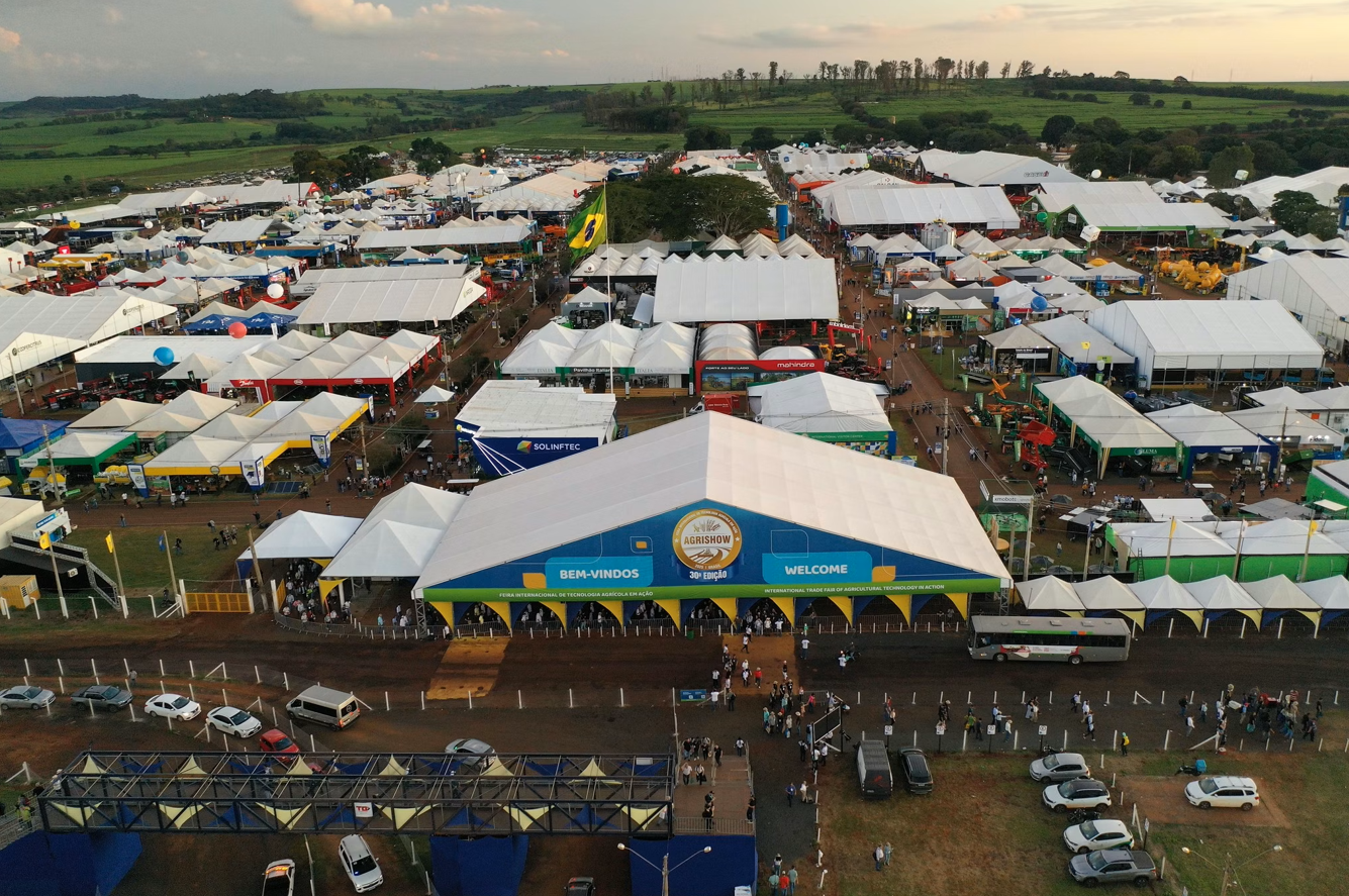 Maior feira agrícola da América Latina recebe o Sicoob com R$ 2,4 bilhões em soluções para o campo