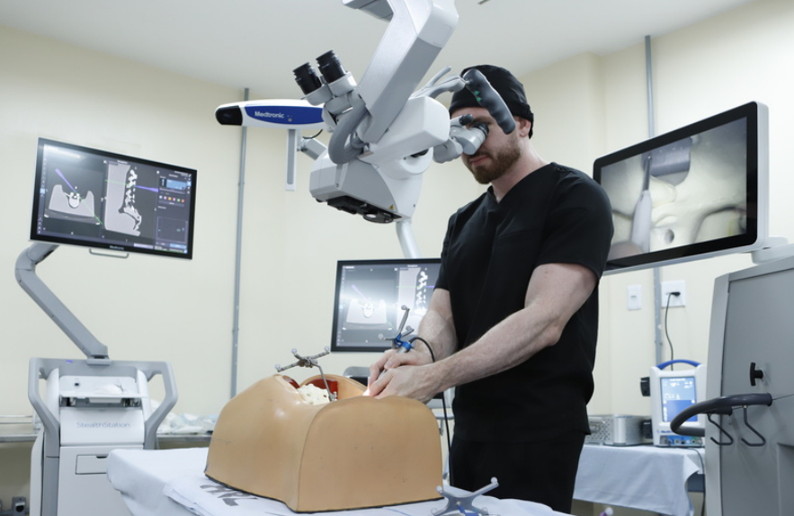 Medtronic fortalece neurocirurgia no Brasil com expansão de tecnologias de ponta no Distrito Federal e Rio Grande do Sul 