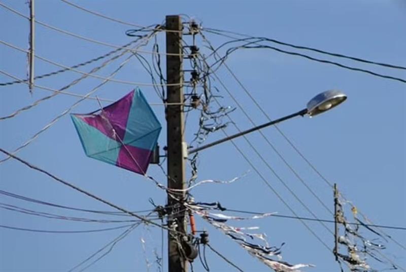 Pipa e rede elétrica deixa mais de 70 mil clientes sem energia em Mato Grosso