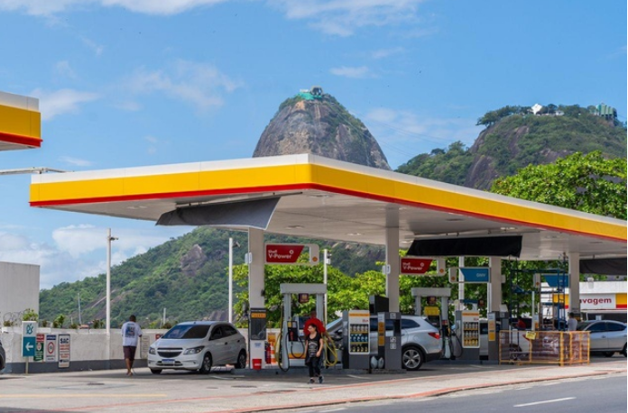 Vai pegar a estrada? Confira dicas para economizar combustível e evitar imprevistos nas férias de verão