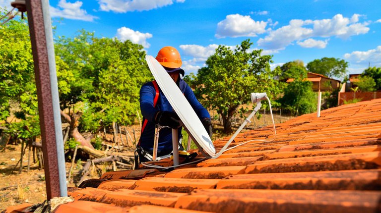 Coletiva para divulgar fase de programa que distribui antenas parabólicas acontece nesta terça-feira (24)