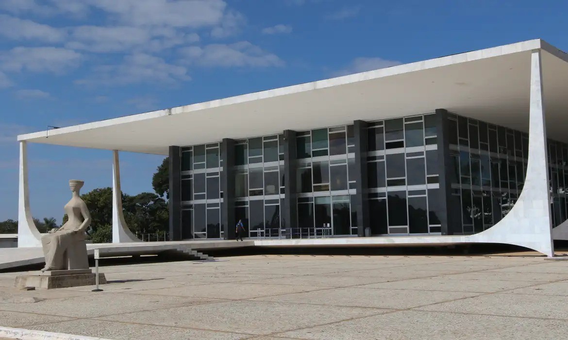 STF mantém preso falso médico que prometia 'prever câncer' com análise de fio de cabelo em MT