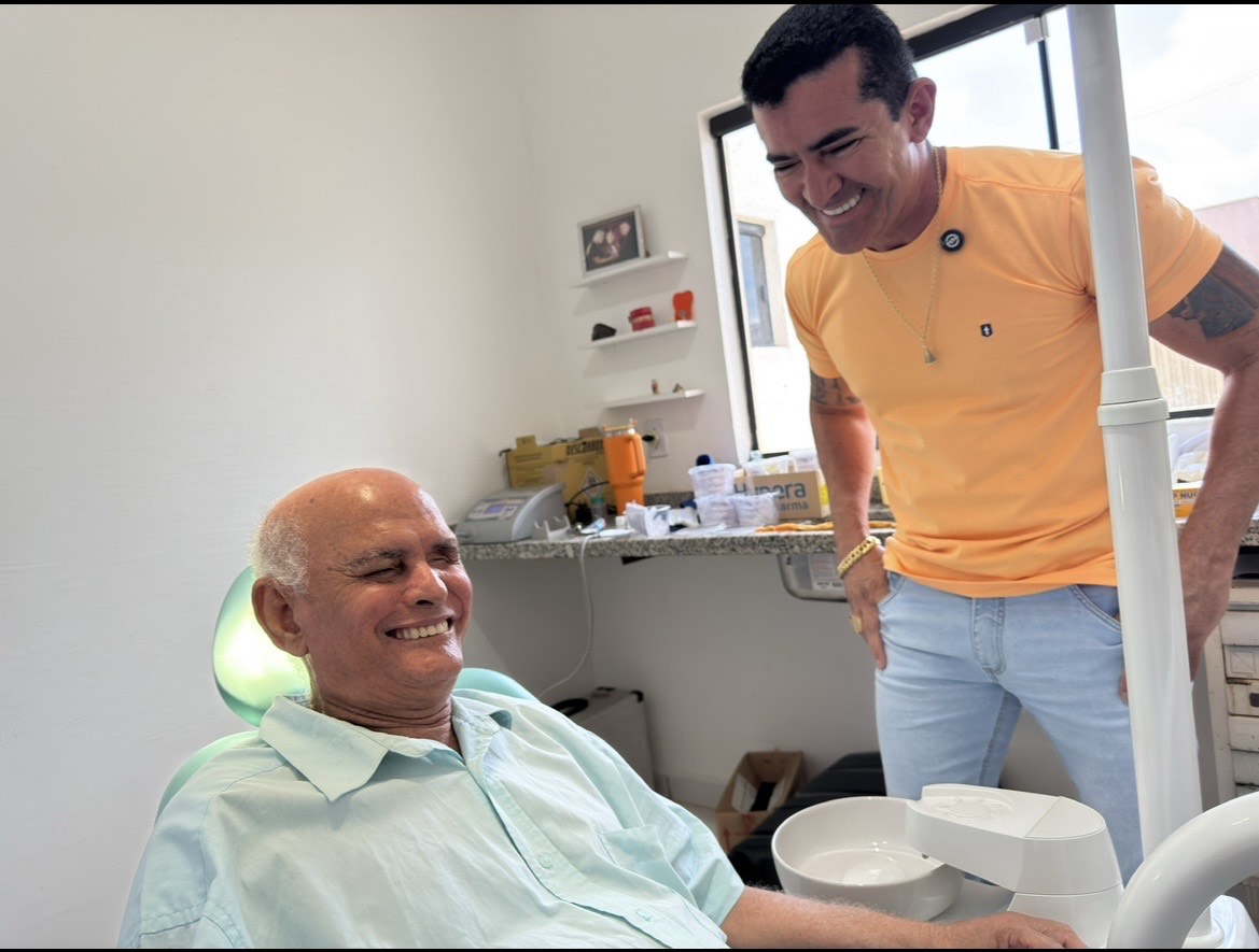 Projeto Sorriso Chapadense entrega 40 próteses dentárias em Chapada dos Guimarães