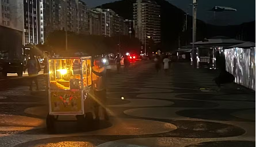 Rio: Leme e Copacabana ficam mais de 48 horas sem energia