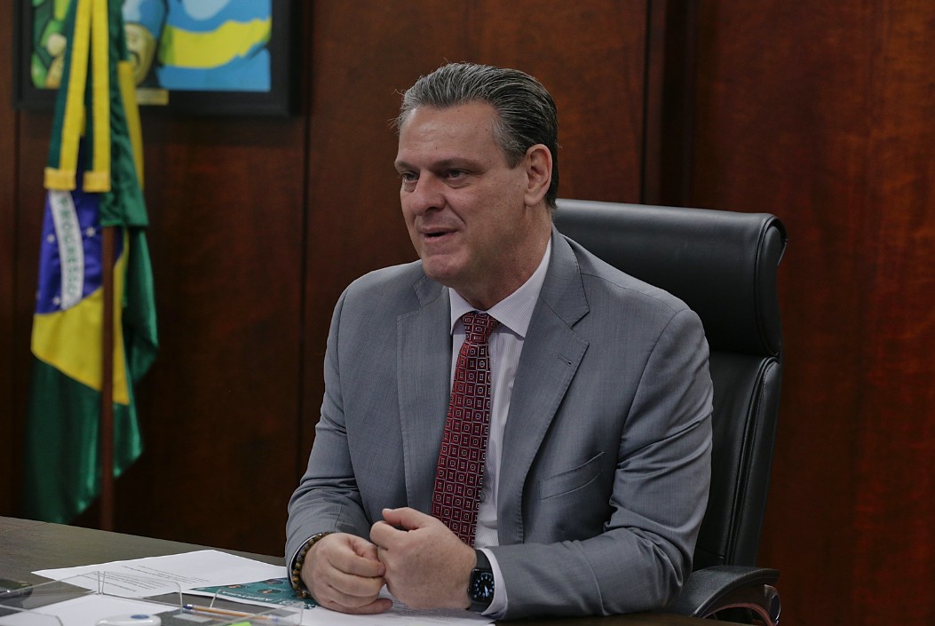 Ministro da Agricultura diz que vai tentar reverter homologação de Lula sobre 3 terras indígenas em MT