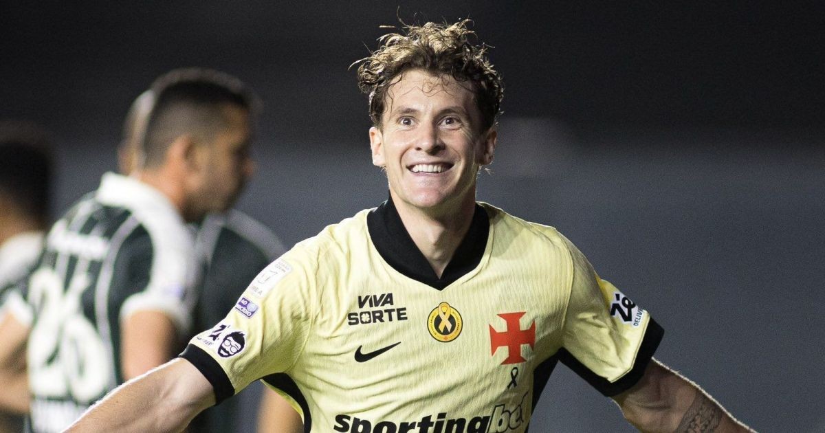 Brasileirão: Vasco atropela Coritiba e põe Grêmio na zona de rebaixamento