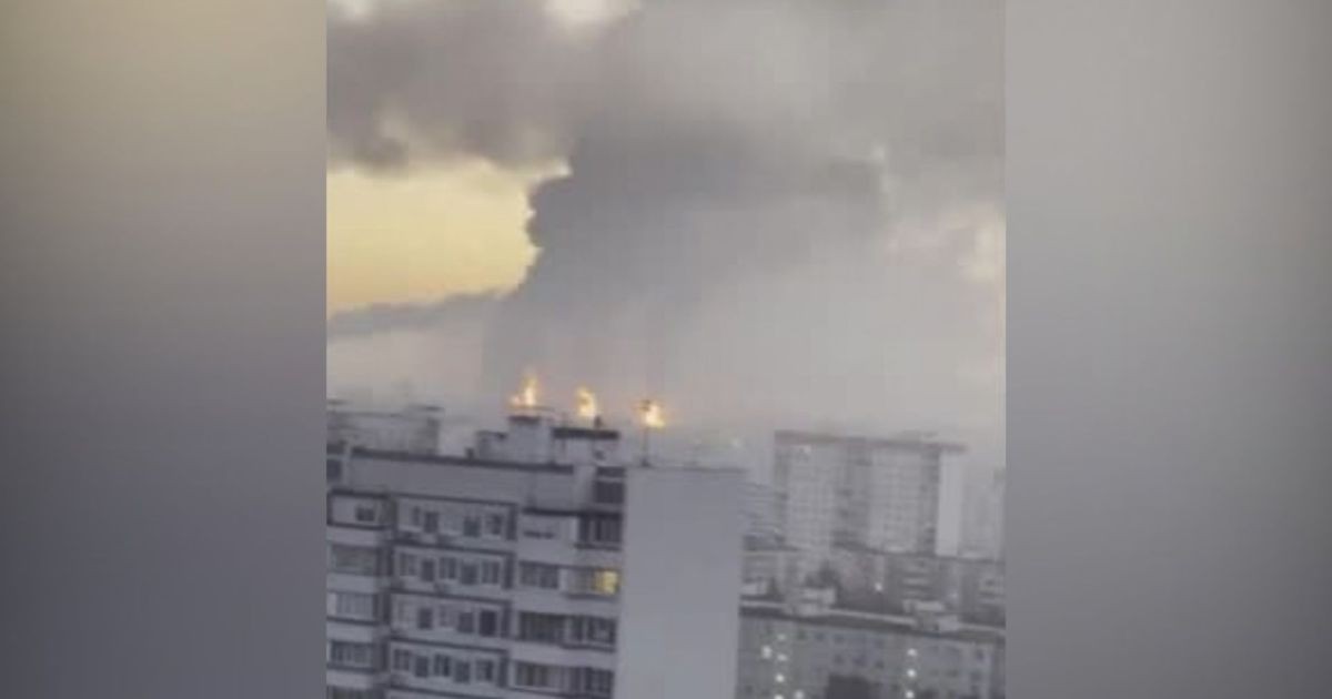 Ataque com drone deixa 2 mortos e provoca incêndio em refinaria de Moscou