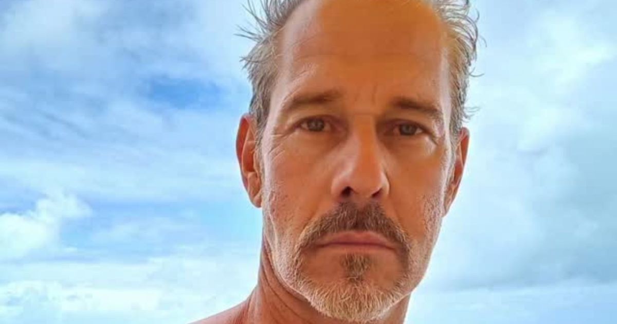 Galã dos anos 1990, Nico Puig reflete sobre ser gay: “A gente só nasce”