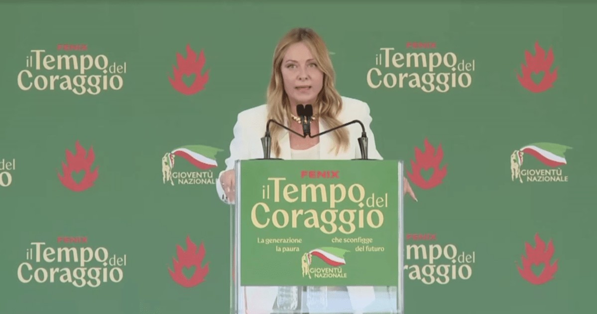 Itália vai banir véus em escolas e limitar alunos estrangeiros, diz Meloni