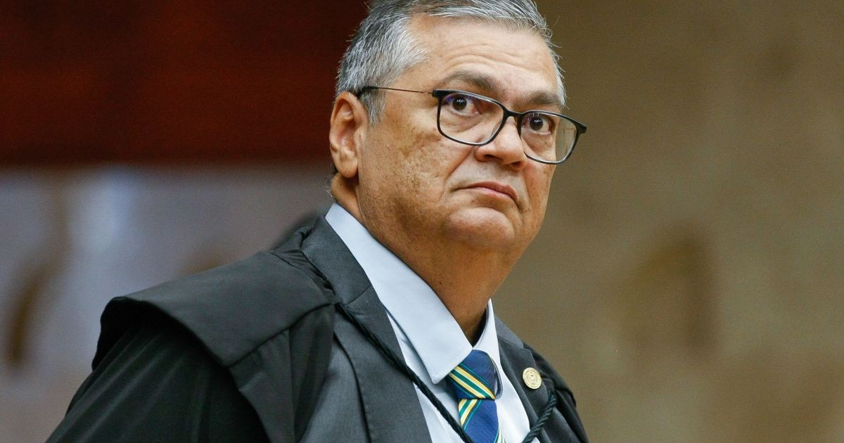 Dino determina que União faça avaliação técnica de regras de atuação da CVM