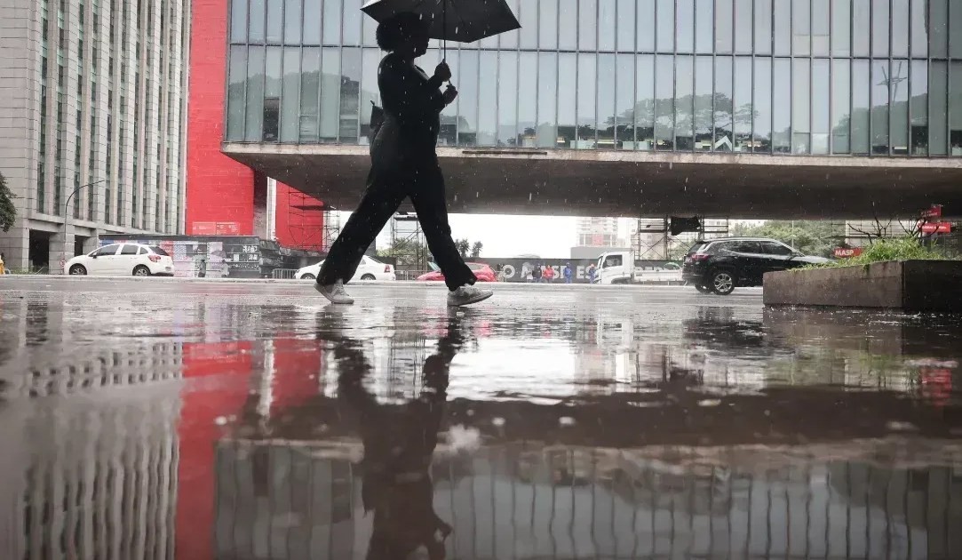 Frente fria avança e deve chegar ao Sudeste na terça-feira (22)
