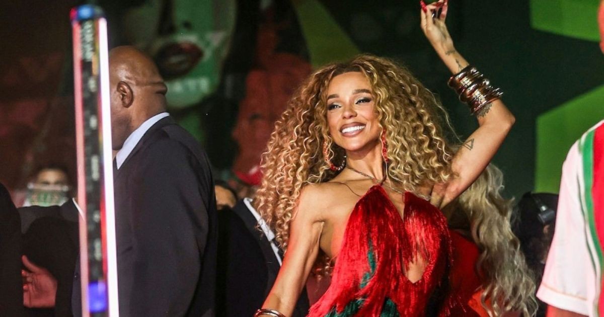 Brunna Gonçalves nega rivalidade com Anitta após cantora ser coroada rainha