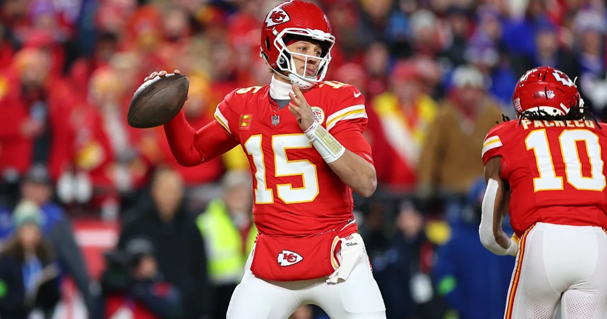 NFL: Mahomes brilha e Chiefs vencem Colts na prorrogação