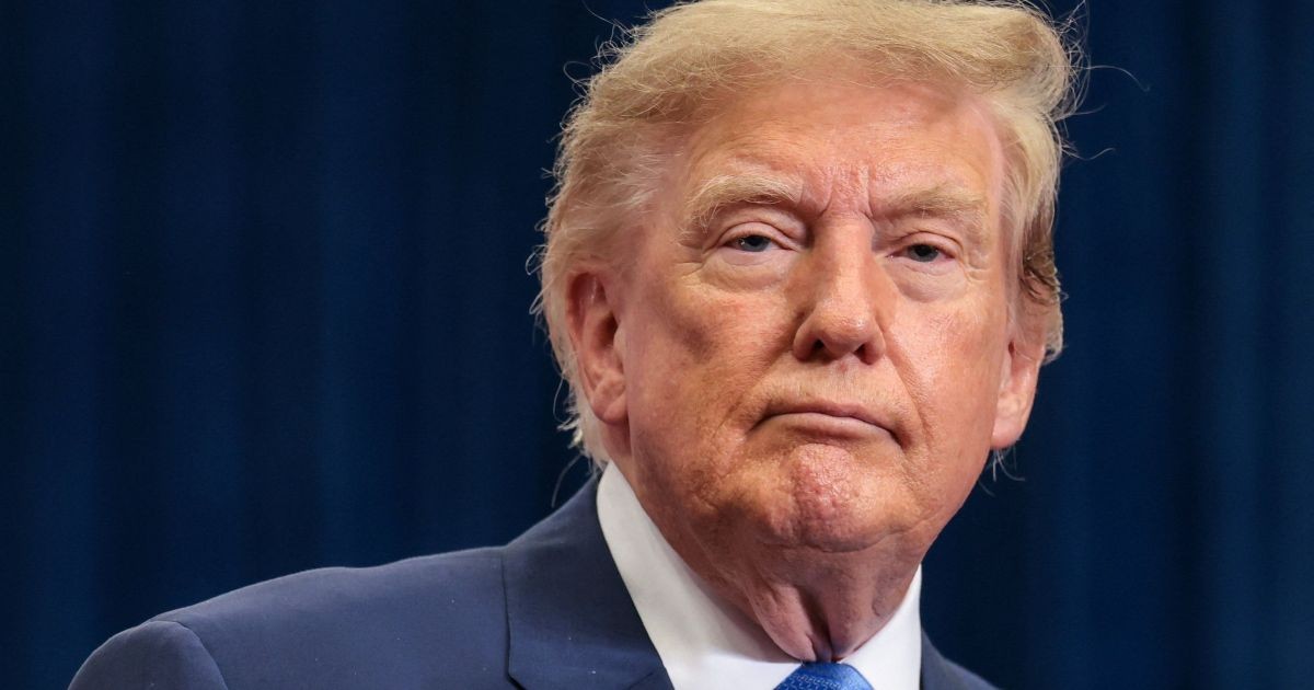 Aprovação de Trump cai a 32%, menor nível da carreira, aponta pesquisa