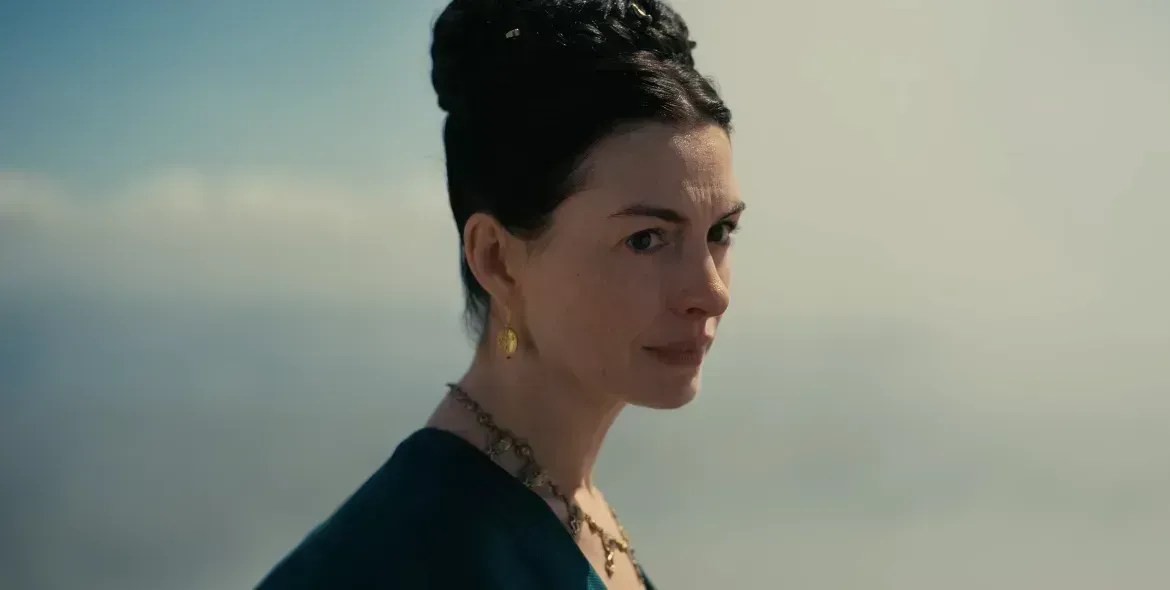 Anne Hathaway mira Oscar de Atriz Coadjuvante por “A Odisseia”, diz site
