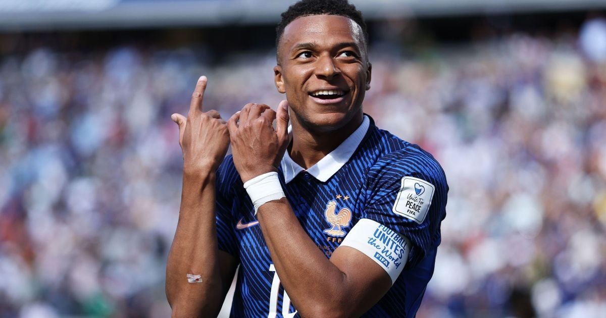 À CNN, Mbappé almeja primeira Bola de Ouro: “Todo jogador quer vencer”