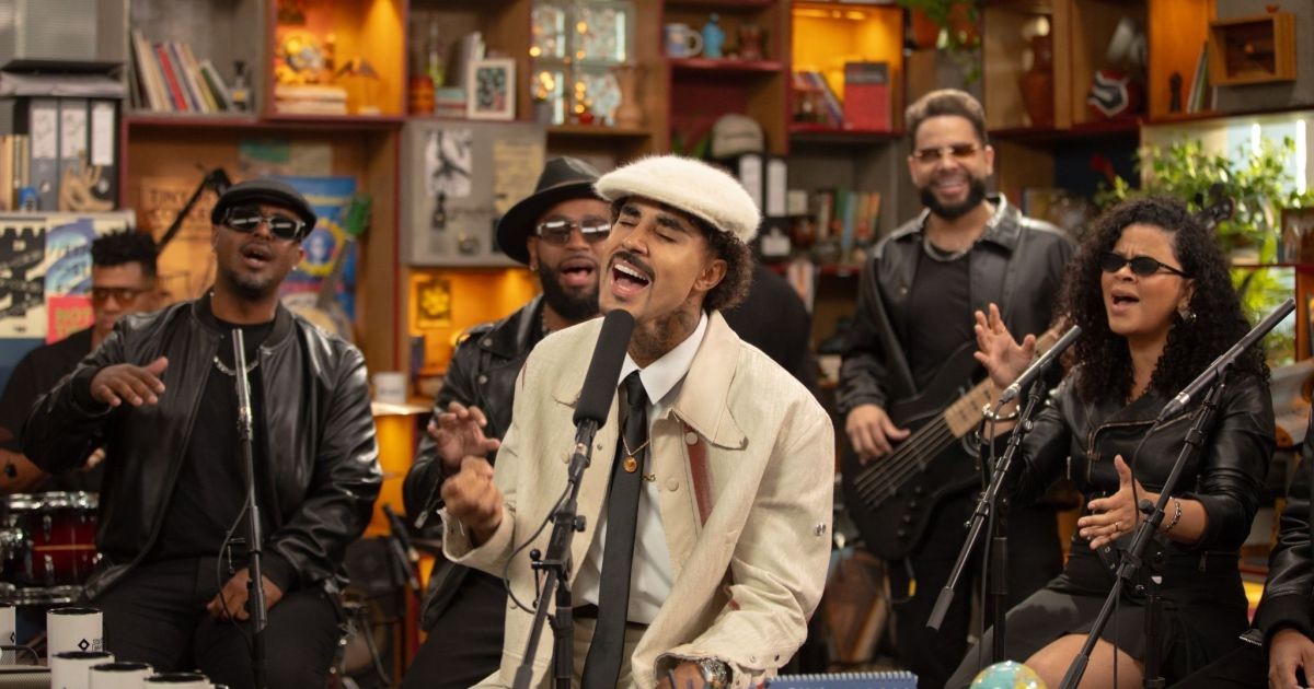 MC Livinho celebra funk brasileiro em estreia no Tiny Desk Brasil; assista