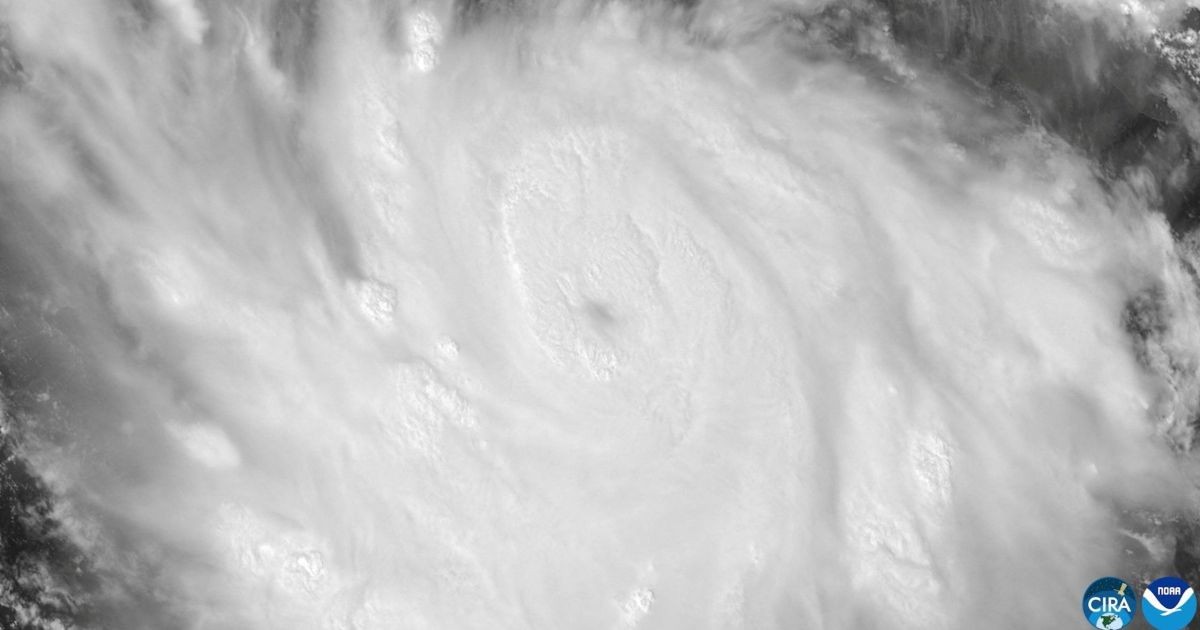 Furacão na costa do México atinge categoria máxima e passa de 260 km/h