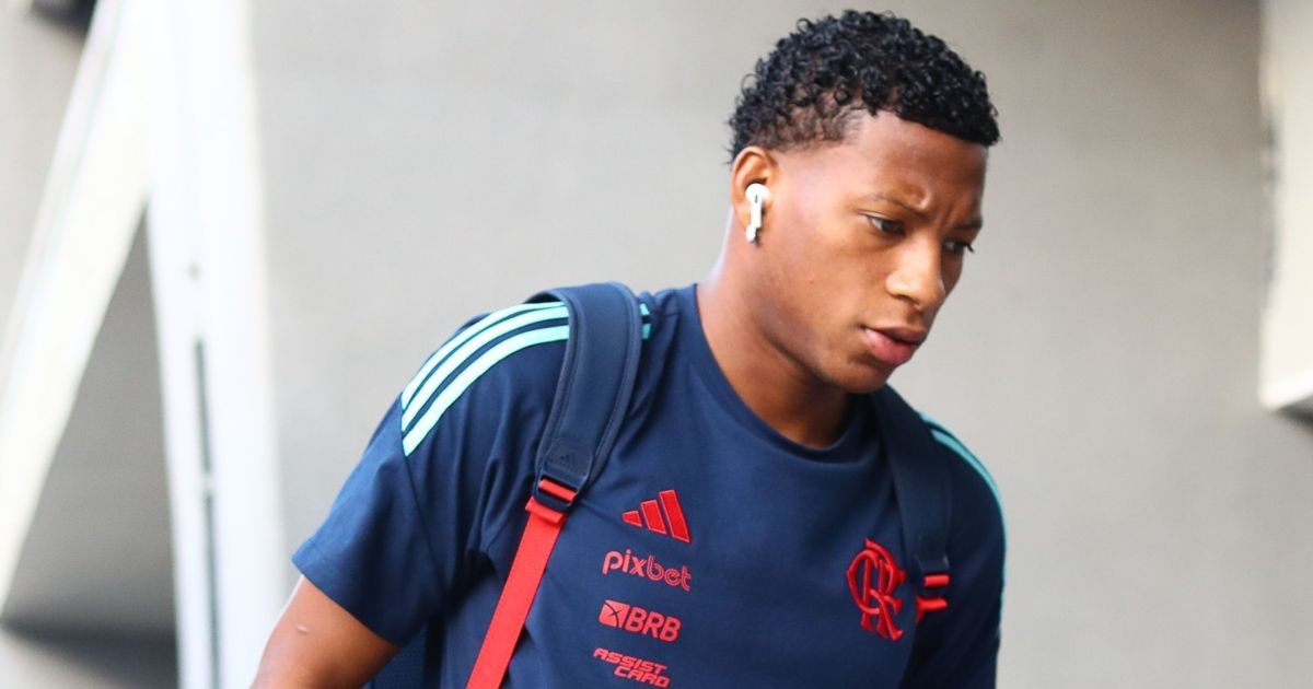 Plata é cortado da seleção do Equador e atacante permanece no Flamengo