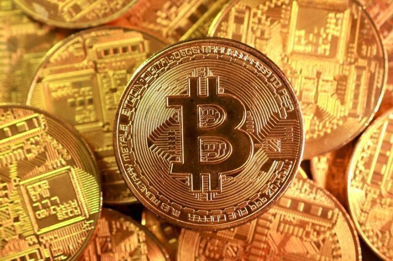 Bitcoin opera em alta com alívio no valor do petróleo
