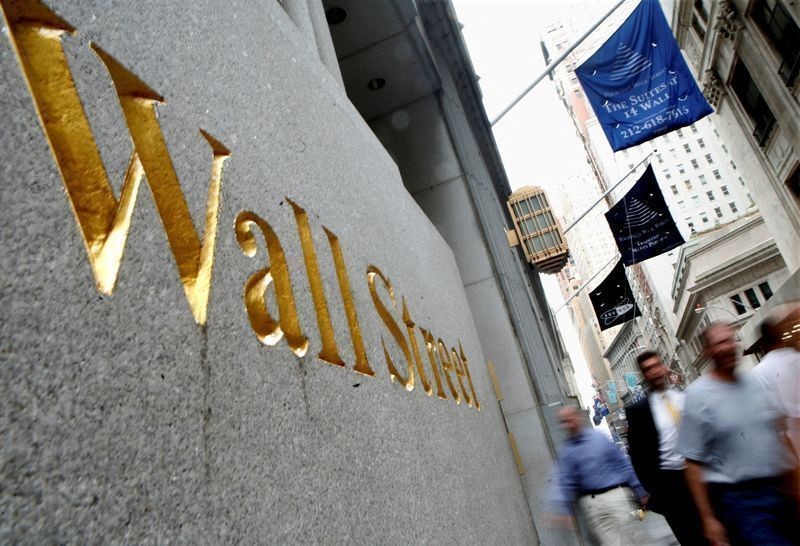 Wall Street fecha sem direção única sobre Fed e IA