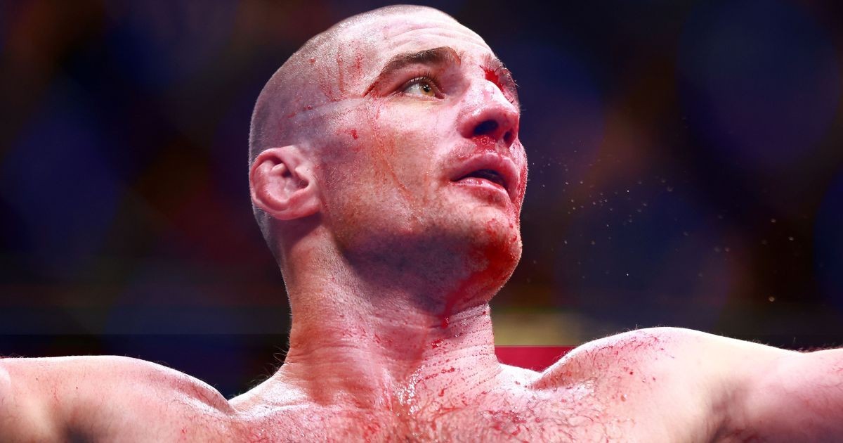 “Eu sou um idiota”, diz campeão do UFC após sobreviver a grave acidente