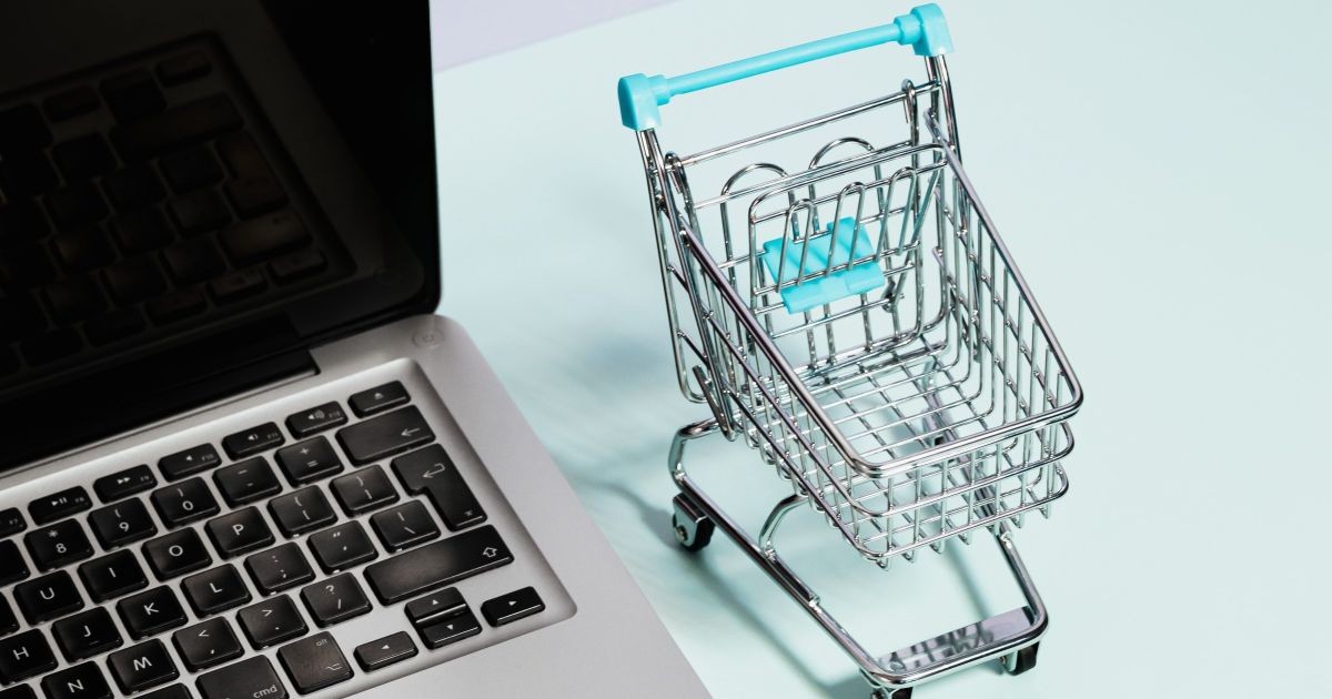 Abit: compras internacionais crescem desde fim da “taxa das blusinhas”