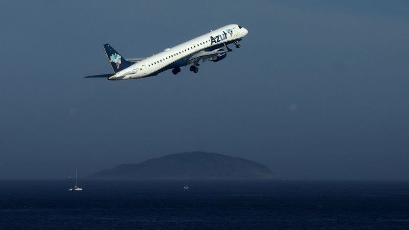 Instabilidade em GPS de aviões da Embraer afeta operações da Azul