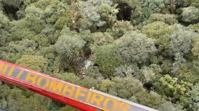 Helicóptero do cantor Rick: o que as equipes sabem até agora sobre a queda