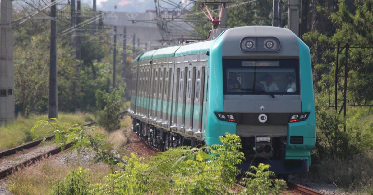 Linha 9-Esmeralda tem lentidão após suspeita de risco de deslizamento em SP