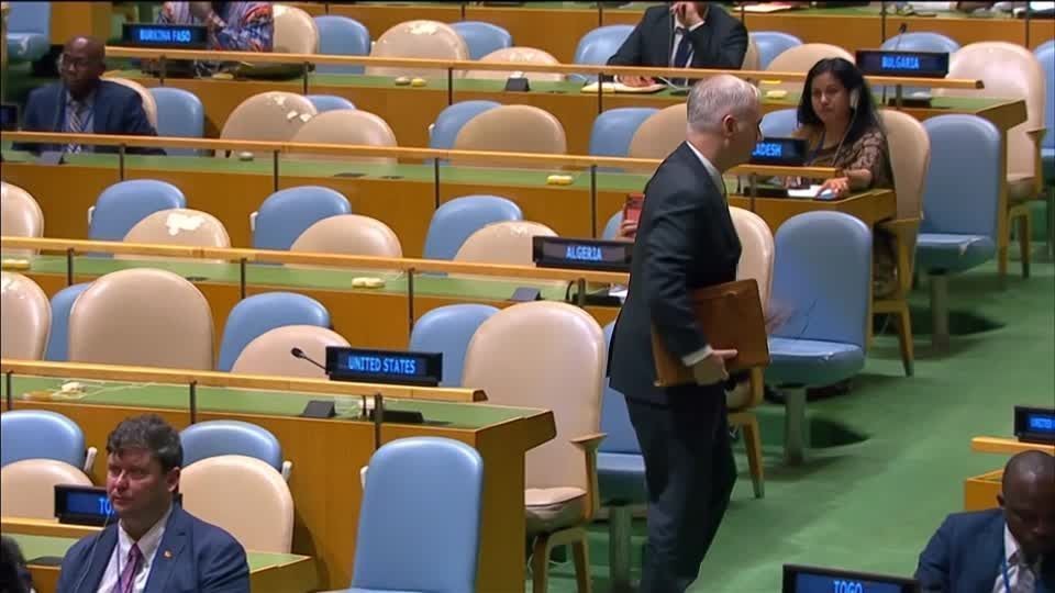 Autoridade dos EUA abandona sessão durante discurso do presidente do Irã