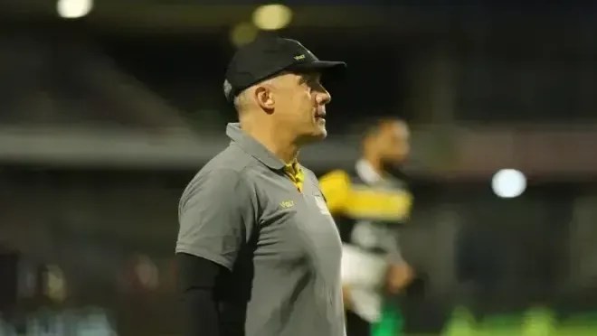 Anunciado pelo Inter, Eduardo Baptista deixa Criciúma em sequência negativa