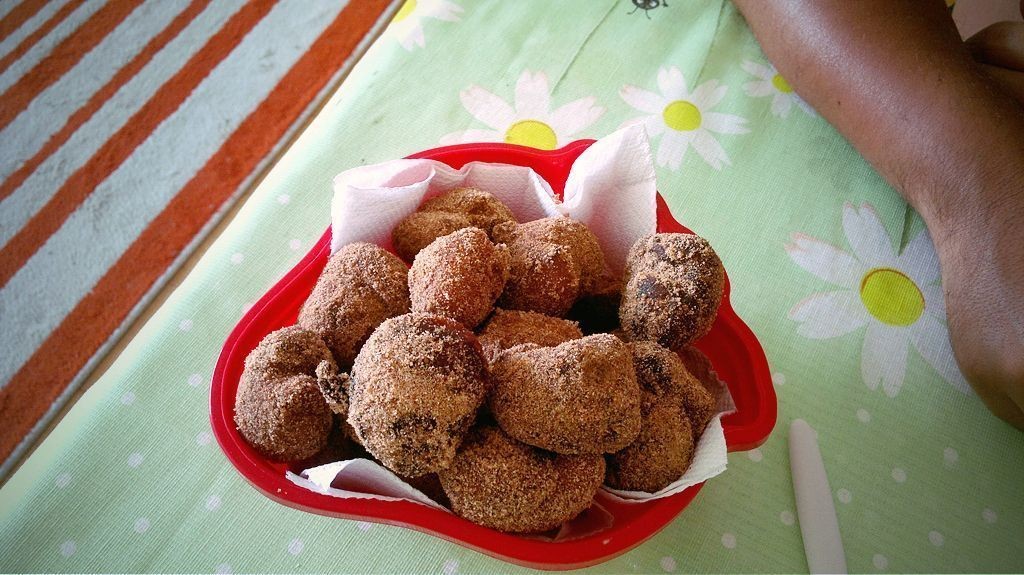 O segredo do bolinho de chuva está na quantidade certa de óleo; saiba como fazer