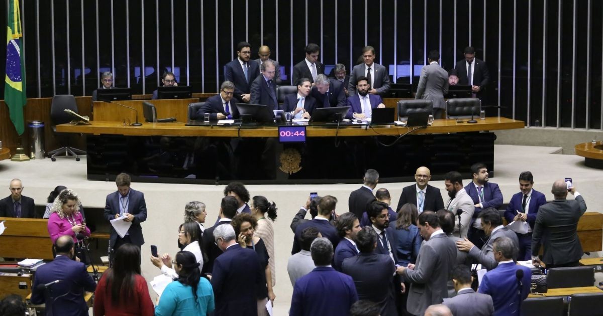 Veja a lista dos candidatos a deputado federal no Paraná
