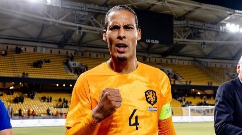 Van Dijk discute com jornalista em coletiva antes da Nations League