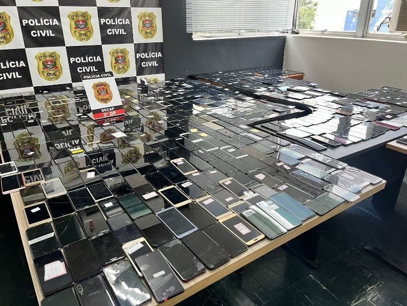 Sete alvos de operação contra revenda de celulares viram réus em SP