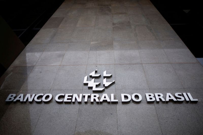Chance de estouro do teto da meta de inflação em 2026 é de 90%, avalia BC