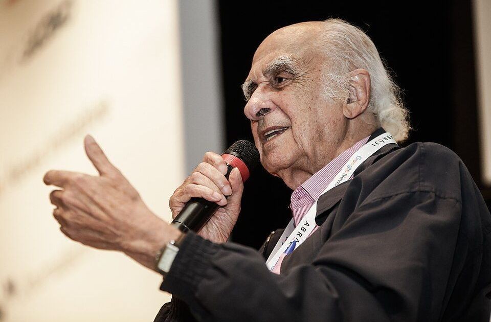 Morte de Zuenir Ventura: pneumonia é mais fatal em idosos; entenda o que é