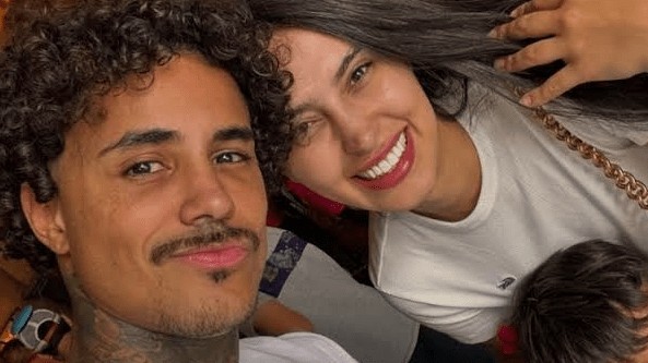 “A pista está salgada”, diz Livinho após reatar com ex-esposa