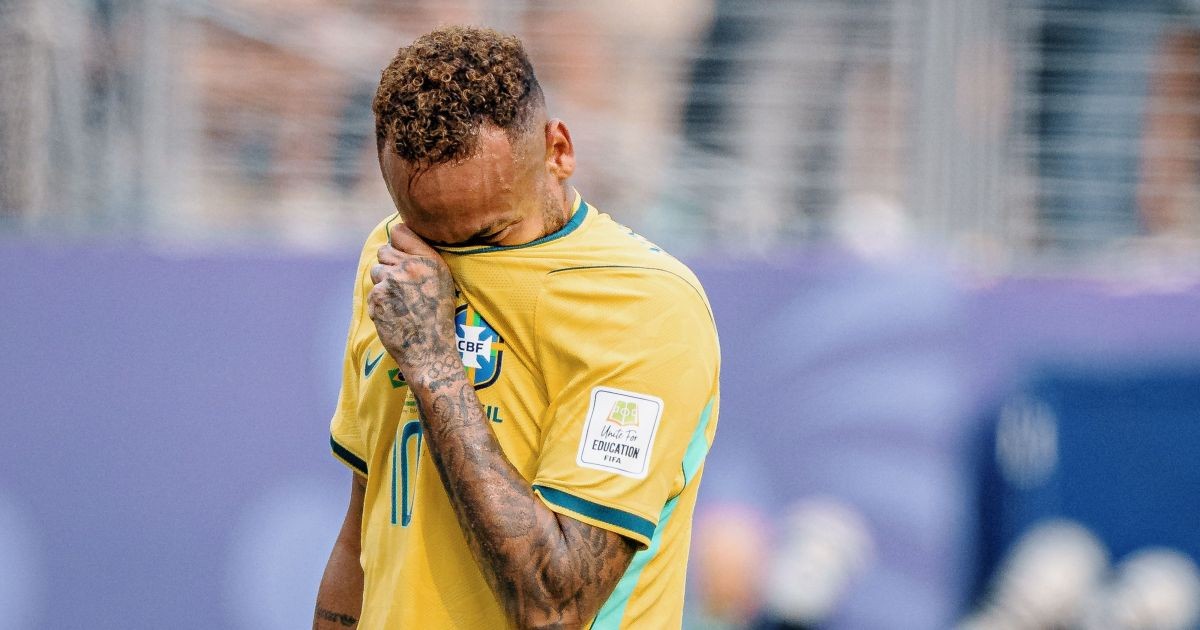 Neymar é alvo de piada em novo episódio de Ted Lasso: “Chora o tempo todo”