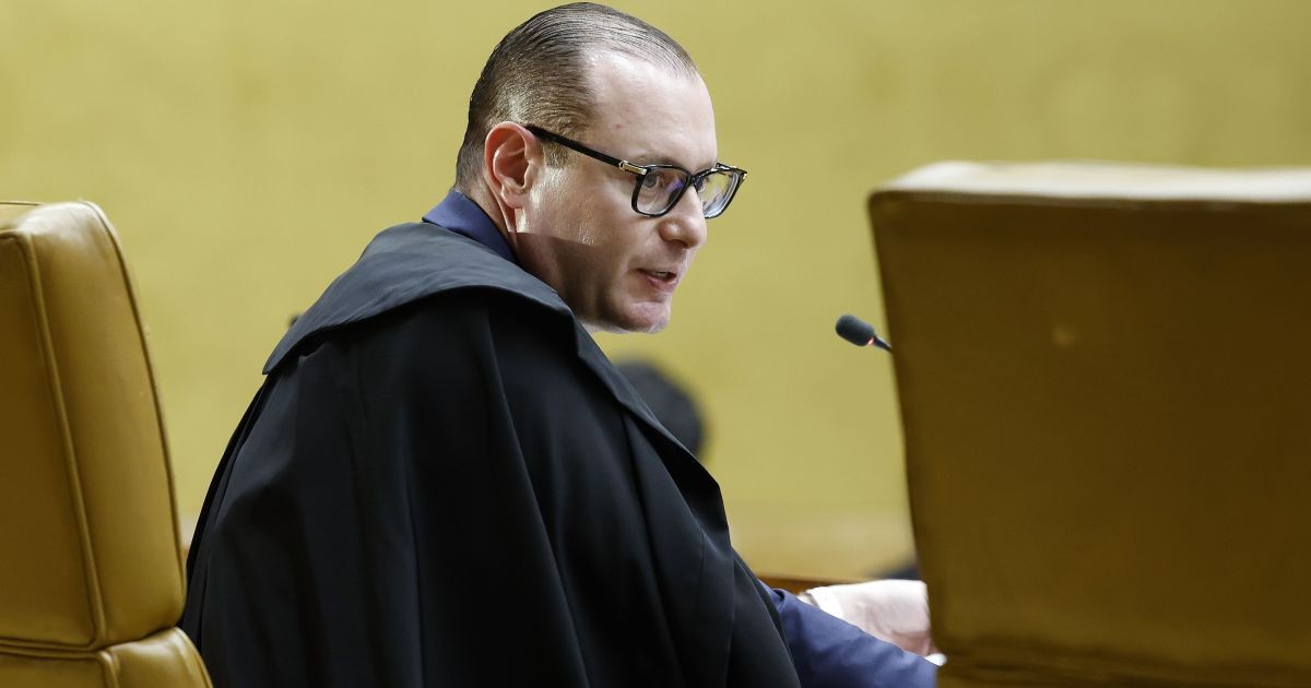 Zanin pede parecer da Anatel sobre acesso à internet móvel nas eleições